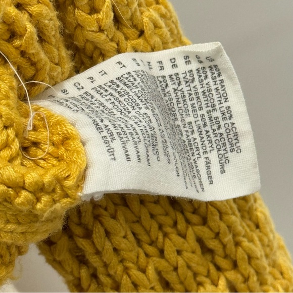 H&M • Cropped Knit Hooded Button Cardigan Yellow 34 XS ASO Luna Lovegood - Picture 9 of 9